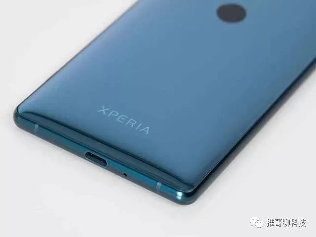 粉丝晒对比,索尼XZ2的2大黑科技超小米8,小米