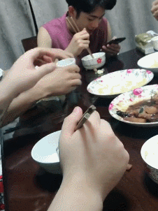 搞笑gif内涵图:这就是我为什么特别喜欢这家健身房的原因,这个设备