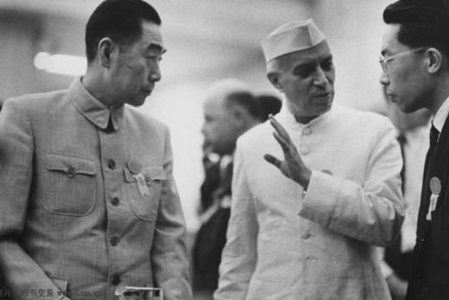 外国记者问周总理:中国银行一共有多少钱?