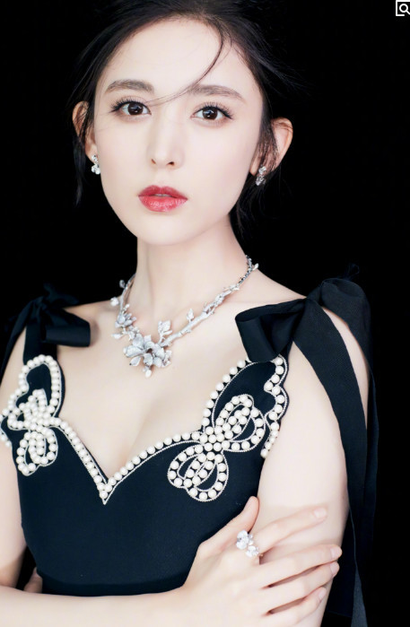 盘点娱乐圈来自新疆的美女!热巴,娜扎,一个可爱