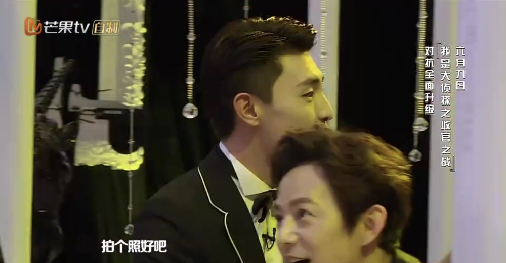 邓伦见到张韶涵的样子,就是你见到你爱豆的样