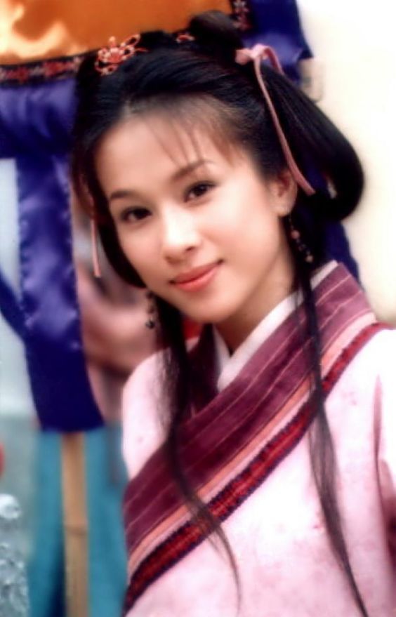 papi酱跟她撞脸，王子文神似她，年过40却依然像个少女