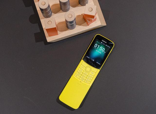 诺基亚8810 4G版开卖:内置Google及主流社交