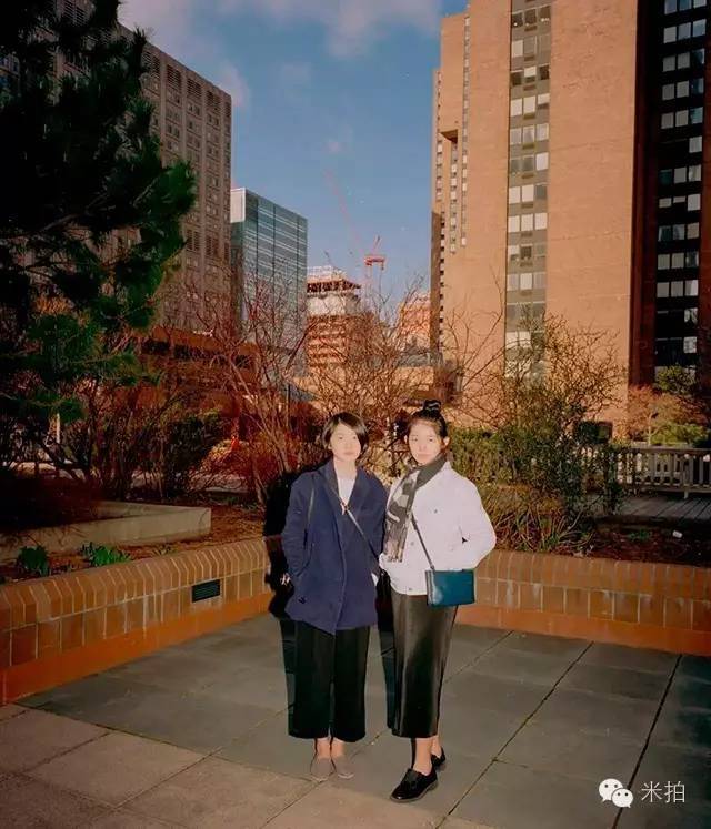 有些人拼命高考改变命运 而有些人却已经买好了出国留学的机票 看点快报