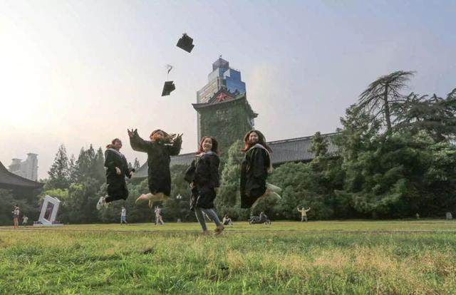 全国排名第三的大学,优势专业多的让人羡慕