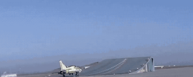 踢馆:此国发动机水平也很一般,飞机却不赖,为何?