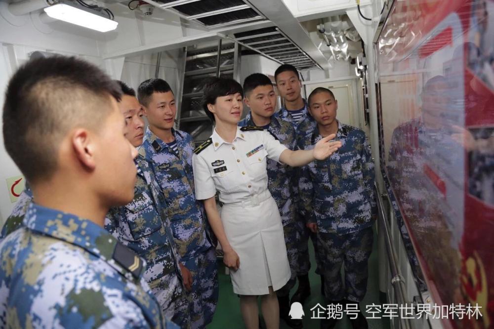 现代军人婚纱照图片_军人婚纱照(3)