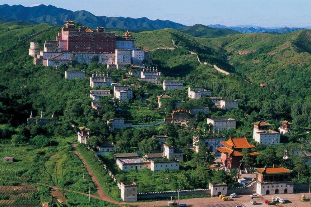 西安城墙又称西安明城墙,是中国现存规模最大,保存最完整的古代城垣