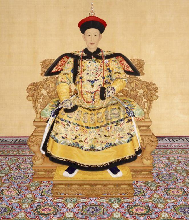 《乾隆皇帝朝服像》   这样的