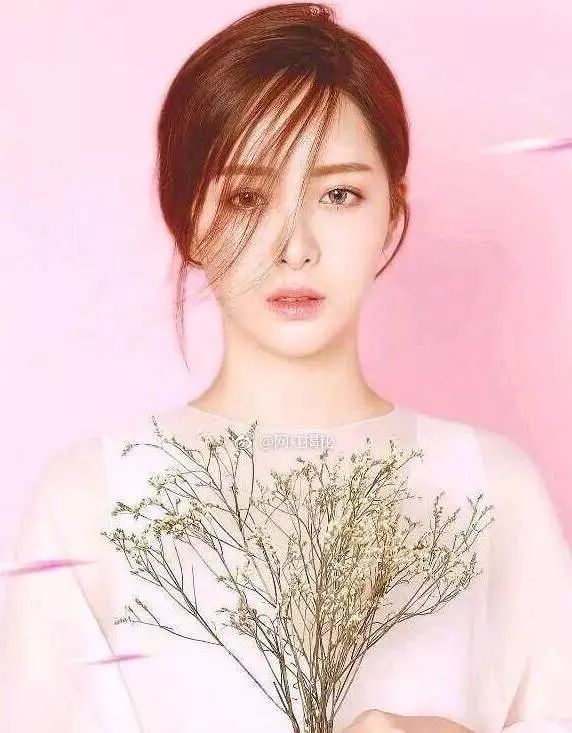 陈意涵镯子7万6、吴宣仪袜子1千6,101女孩还