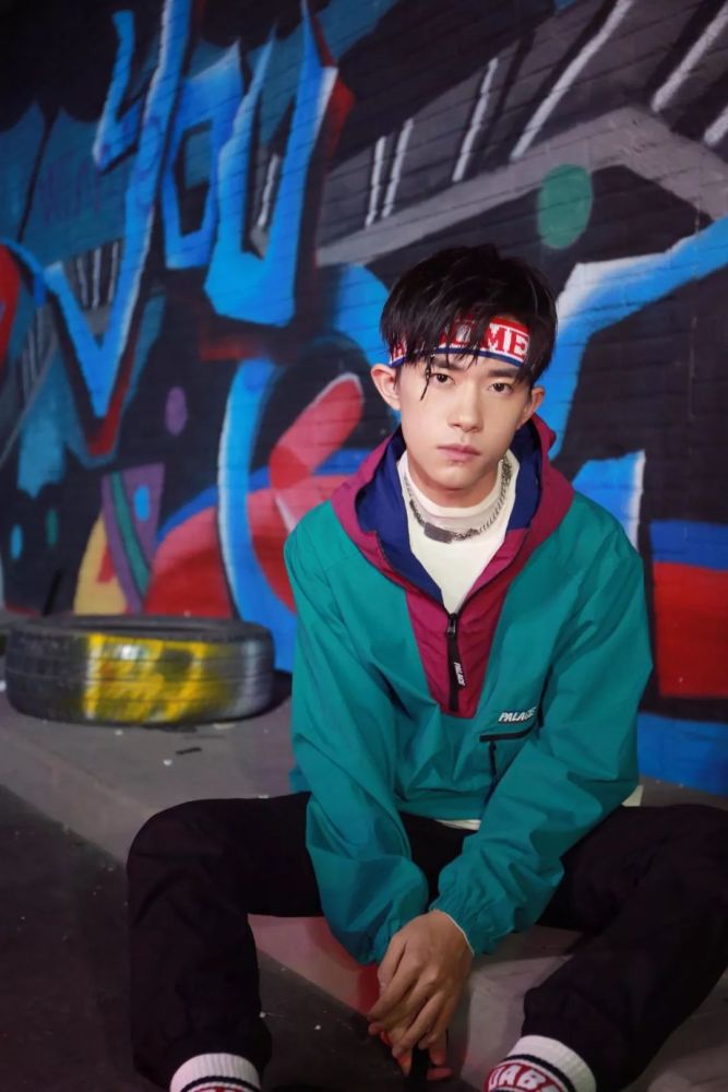 晒三小只大半年的成绩单,王俊凯王源给高考的