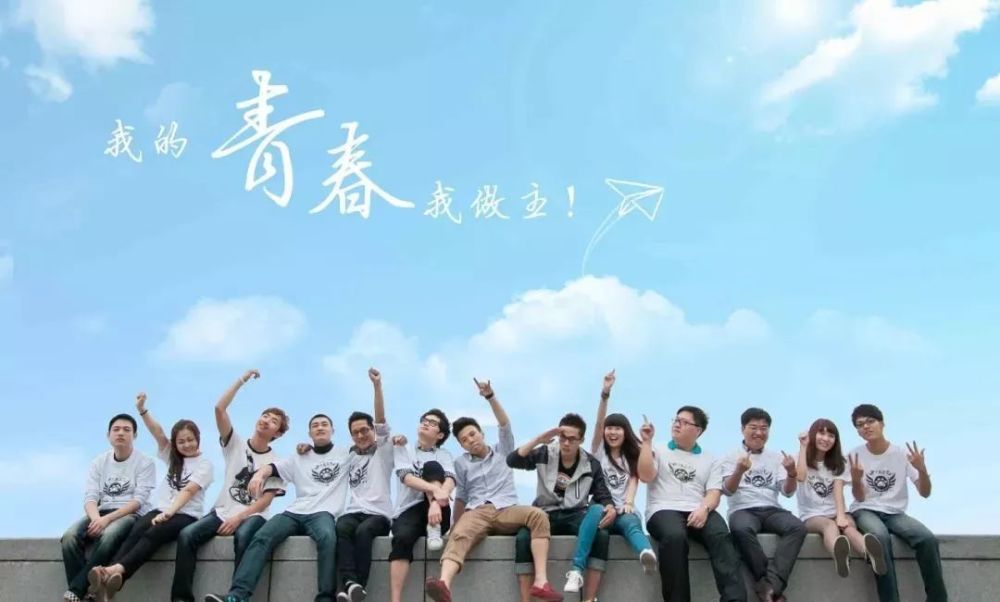 文县首批 00后 今日高考了 高考场外人山车海 场面壮观 看点快报