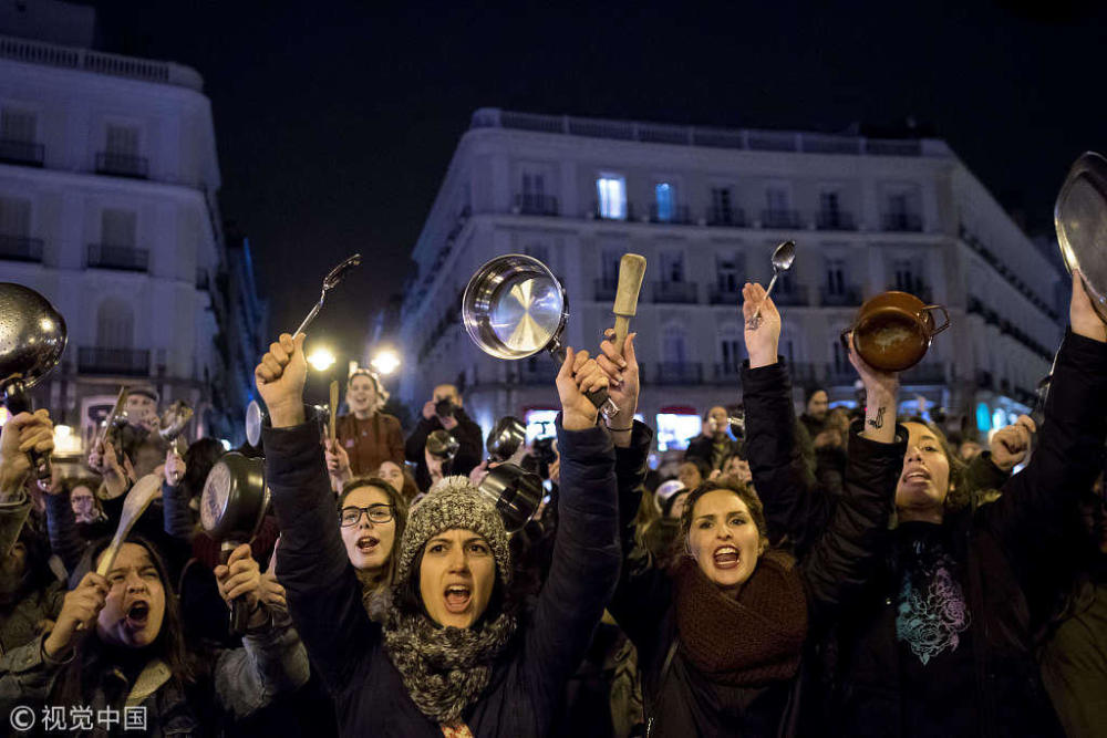 五百万女性示威后,西班牙新首相选了11位女大