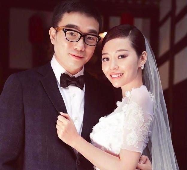 张靓颖冯轲真要凉了？继绯闻之后，少城时代办公室也被转租