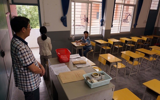 考试院为脑瘫男孩单独设考场:千万人的高考考