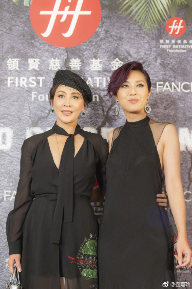陈奕迅带老婆参加活动，竟然跟杨千嬅站在一起？