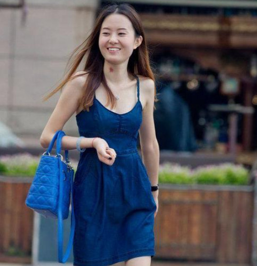 姐姐不穿内衣_不准美女穿内衣图片(3)