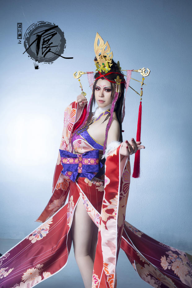 不良人:cospiay的女帝形象,不点进去真的以为是动漫人物!
