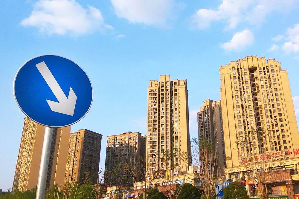 财经早报| 海航控股披露重组预案 独角兽基金真