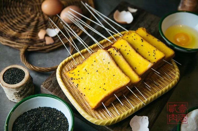 好吃的地方总少不了女孩的身影,因为有人跟我