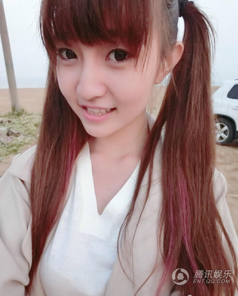 人大校花陈波儿则因为综艺节目《寻找好声音》被人关注.