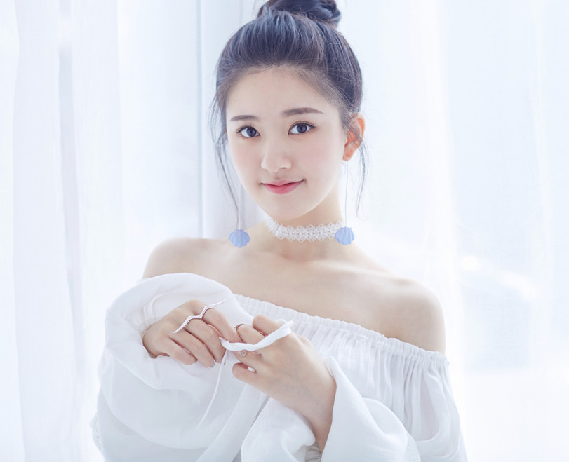 在娱乐圈里,有很多新人,有很多漂亮的女人,她们的相貌都很高.