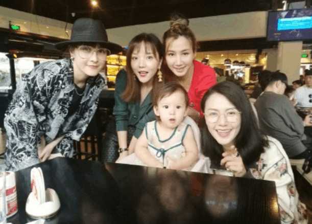 艾梦萌回忆杀, 06届超女时隔12年再聚首!