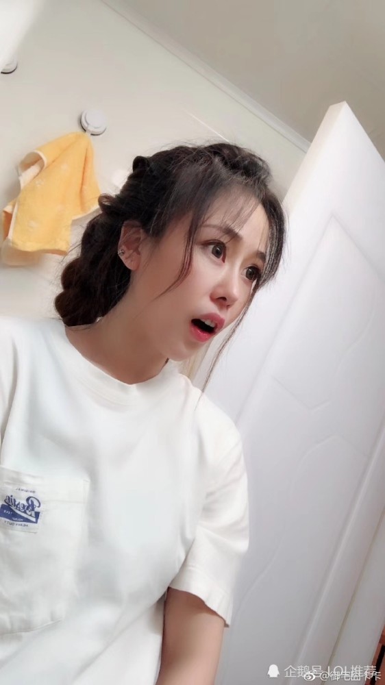 主播卡卡晒美照,人气惨淡,曾经的风光已不复存在!