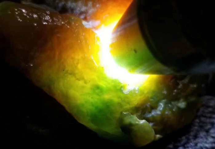 重口味扶她漫画网址,豆种翡翠是便宜货?你可能