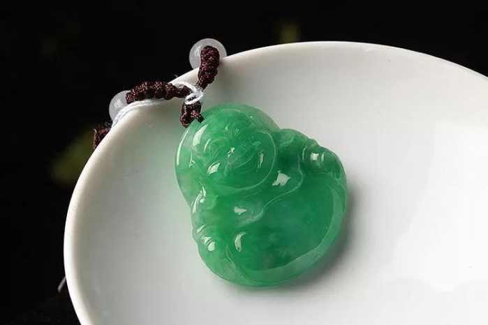 重口味扶她漫画网址,豆种翡翠是便宜货?你可能