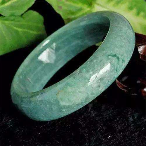 重口味扶她漫画网址,豆种翡翠是便宜货?你可能