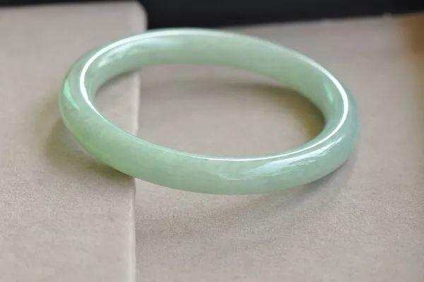 重口味扶她漫画网址,豆种翡翠是便宜货?你可能