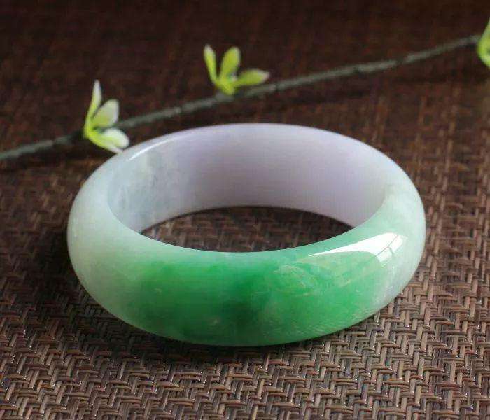 重口味扶她漫画网址,豆种翡翠是便宜货?你可能