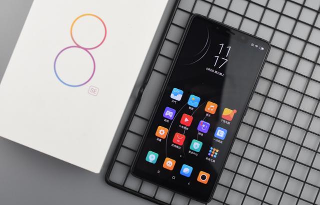 小米8SE与荣耀10谁更值得买?其实对比下细节