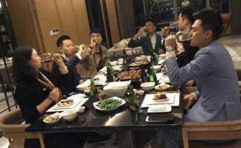 领导请客户吃饭,中途有事先走,等到我和客户走的时候傻了眼!