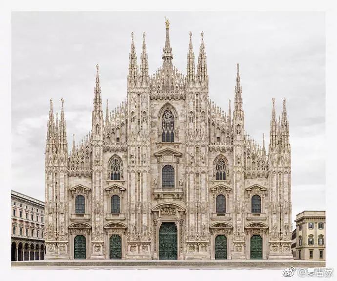 什么八大美院都弱爆了,这才是中国最魔幻的艺