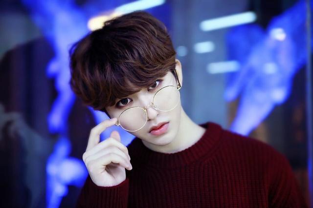 别评论蔡徐坤,不和黄渤喝酒,小心和赵丽颖说话