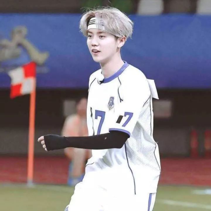 鹿晗即将成为足球解说员,还自夸球技,全能偶像