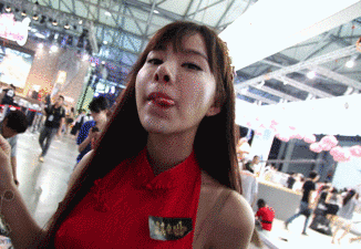 sg撩汉技能gif:现场大玩女上位 巧舌环舔嘴唇