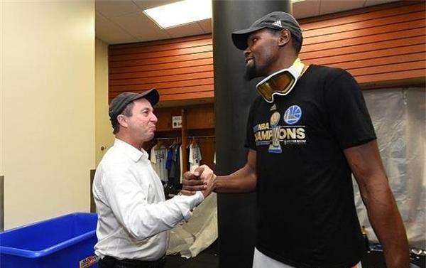 格林索要顶薪激怒管理层!乔拉科布:他不在勇士