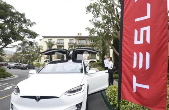 特斯拉又起一车祸被调查 确认自动驾驶模式是