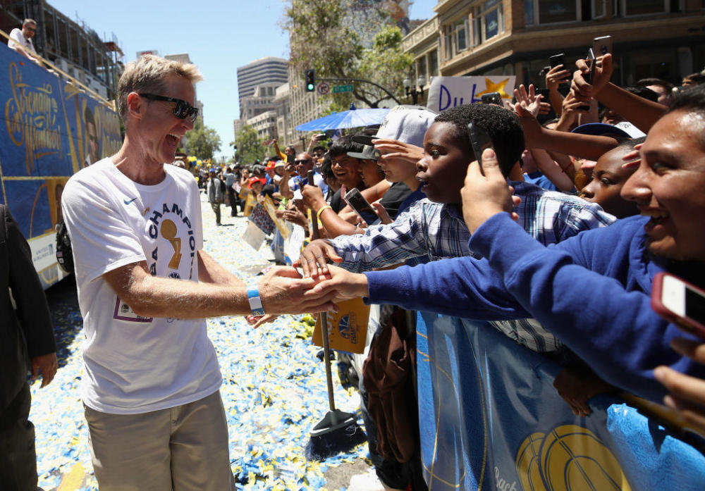 高清-2018年金州勇士队夺冠游行