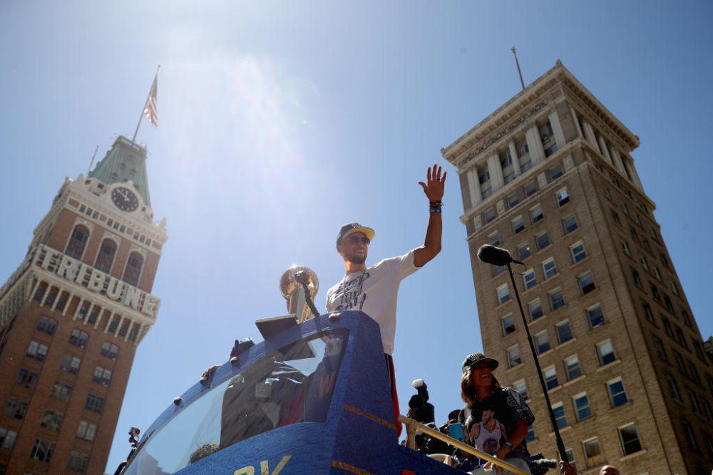 高清-2018年金州勇士队夺冠游行