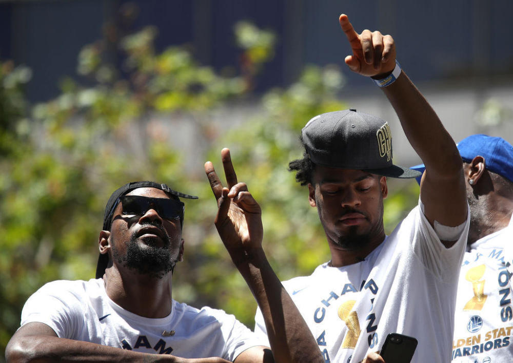 高清-2018年金州勇士队夺冠游行