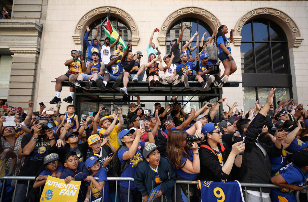 高清-2018年金州勇士队夺冠游行