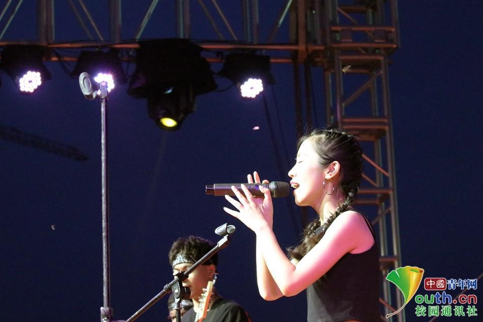 桂林高校举行毕业主题音乐会:时光不老,我们不