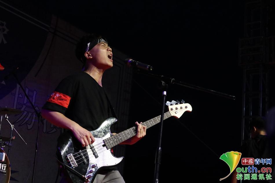 桂林高校举行毕业主题音乐会:时光不老,我们不