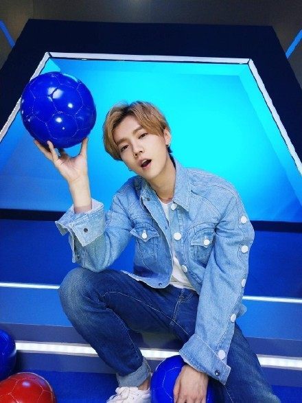 鹿晗解说世界杯的真正秘密:他球技比你可厉害