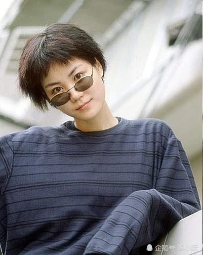 王菲多年前短发旧照曝光，这才是女神该有的模样
