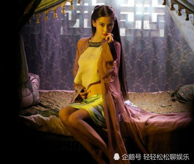 穿睡衣的古装美人,杨颖魅惑,俞飞鸿性感,刘亦菲清纯,而她美的颠倒众生